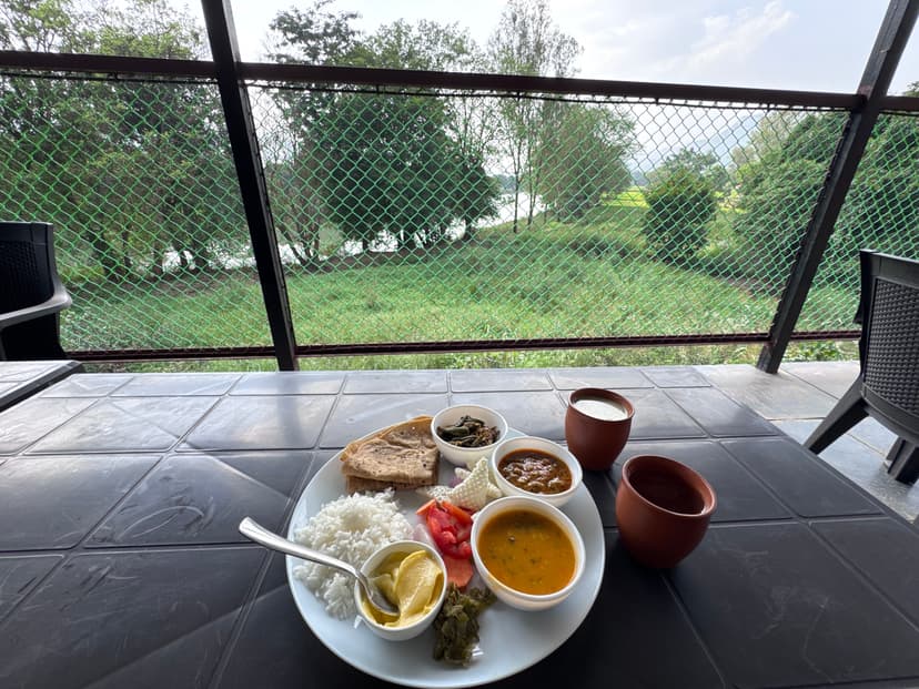 Riverside dining atmosphere